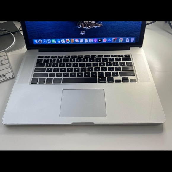 MacBook Pro 15” Retina - Picture 5 of 6